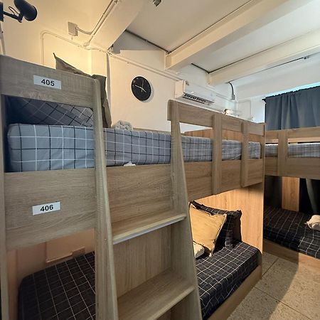 Twenty Two Place Hostel - Sukhumvit 22 Bangkok Exterior photo